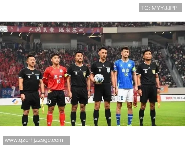 足球巨星场上冲突升级引发关注激情对抗成赛场焦点